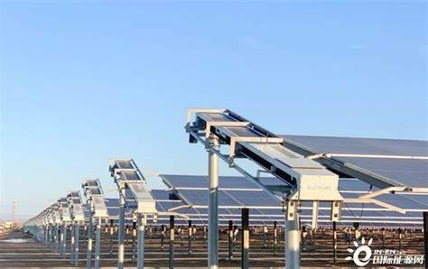 Εισαγωγή συστήματος μονοαξονικής παρακολούθησης φωτοβολταϊκών από κινεζικό εργοστάσιο + Σύστημα αυτοκαθαρισμού φωτοβολταϊκών πάνελ