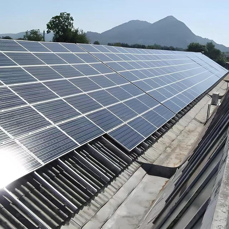 Συστήματα Στερέωσης Φωτοβολταϊκών Πάνελ Στέγης με Κλιπ, Χωρίς Τρύπημα και Φιλικά προς την Αποστράγγιση