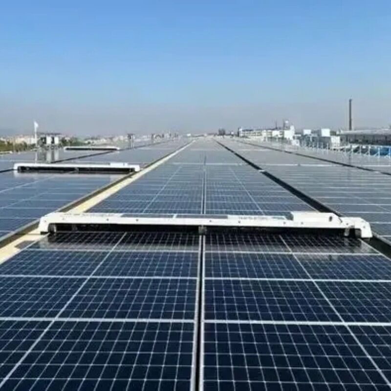 Ανθεκτικές θύρες τοποθέτησης ηλιακών συλλεκτών στην οροφή συμβατές με επίπεδες χαμηλής κλίμακας στρογγυλεμένες οροφές από μέταλλο και πλακάκια που προσφέρουν υποστήριξη