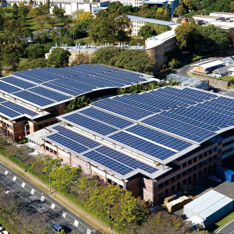 Βραχίονες στήριξης ηλιακών πάνελ σχεδιασμένοι για μεταλλικές στέγες, παρέχοντας ανθεκτική στήριξη και εύκολη εγκατάσταση, εξοικονομώντας χρόνο και κόστος.