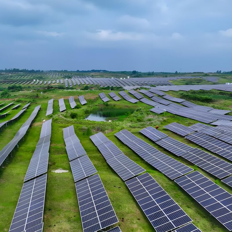 Ηλιακή στερέωση στο έδαφος Μοντέλα μοναδικό σχεδιασμό στοίβας και στήλης βελτιώνει την προσαρμοστικότητα του εδάφους και ενισχύει τη συνολική σταθερότητα του συστήματος στερέωσης